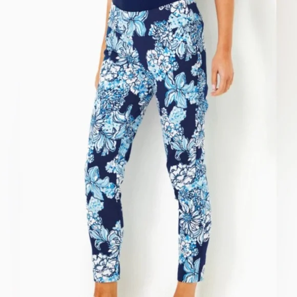 Lilly Pulitzer Corso Pant UPF 50+
Bouquet All Day Golf - Picture 5 of 9